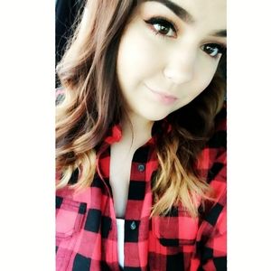 Meet your Posher, Nikole